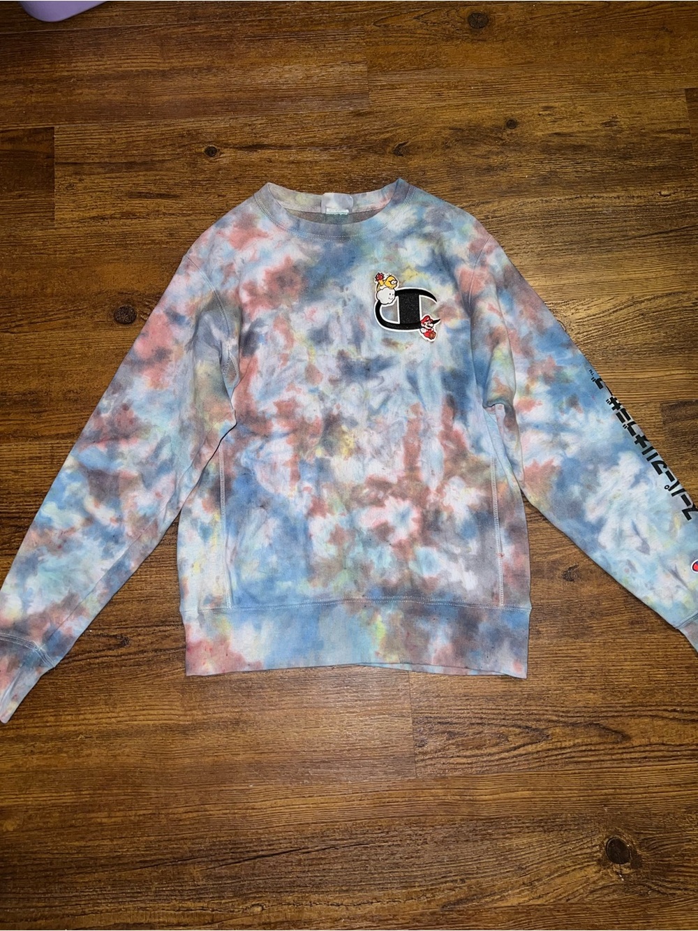 Champion Nintendo Super Mario Bros Tie Dye Reverse Weave Sweatshirt Size S - Picture 2 of 10